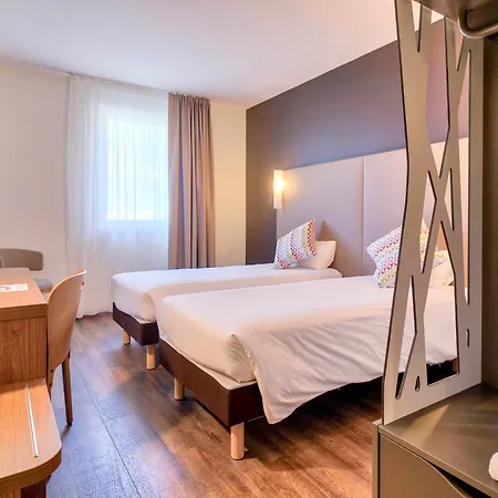 Hotel Campanile Jean De Luz