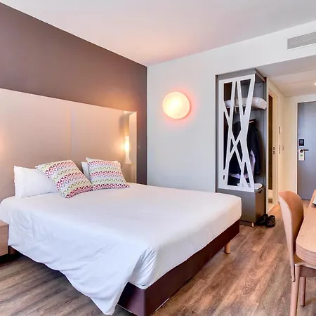 Hotel Campanile Jean De Luz