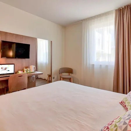 Campanile Prime - Jean De Luz Otel