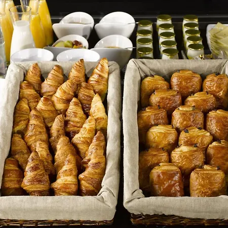 Campanile Jean De Luz Hotel 3*