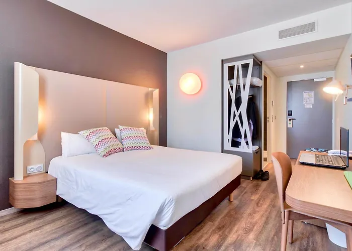 Отель Campanile Prime - Jean De Luz